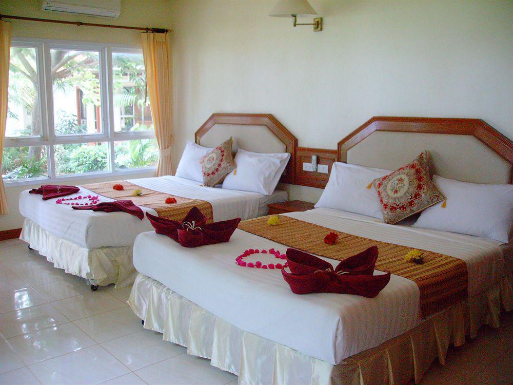Lanta Palm Beach Resort Krabi , Koh Lanta - SHA Plus Bagian luar foto