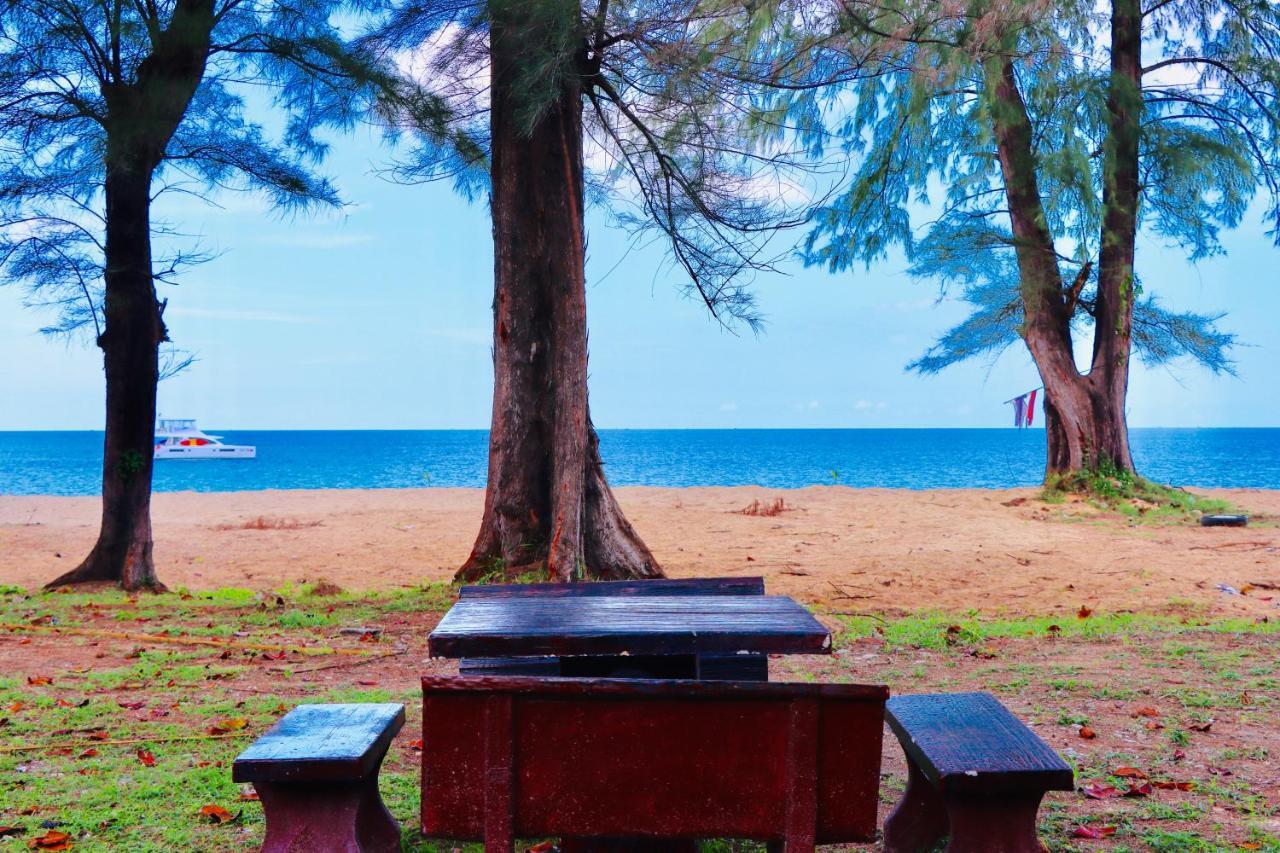 Lanta Palm Beach Resort Krabi , Koh Lanta - SHA Plus Bagian luar foto