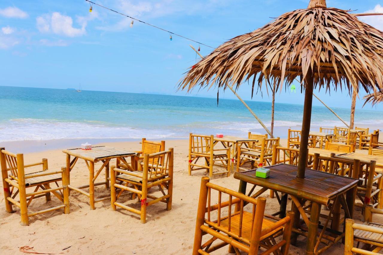 Lanta Palm Beach Resort Krabi , Koh Lanta - SHA Plus Bagian luar foto