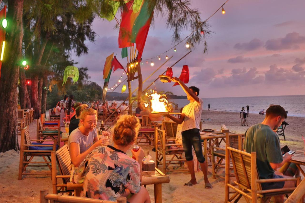 Lanta Palm Beach Resort Krabi , Koh Lanta - SHA Plus Bagian luar foto